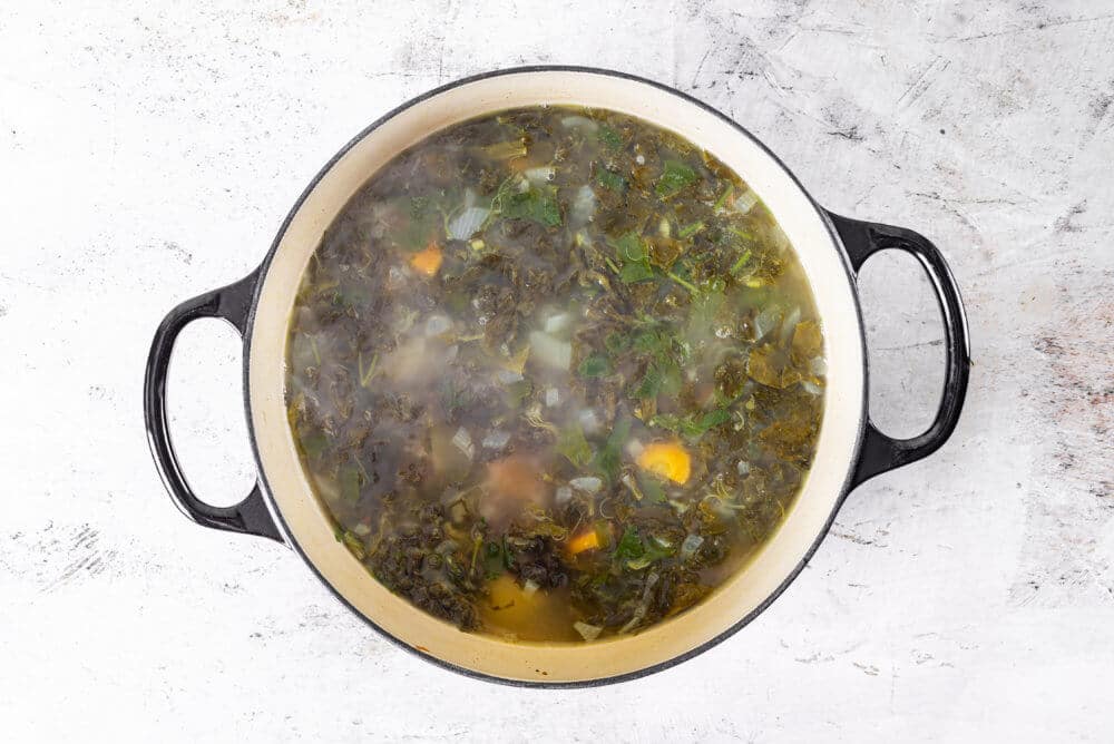 sorrel-soup-cooking-in-a-large-pot